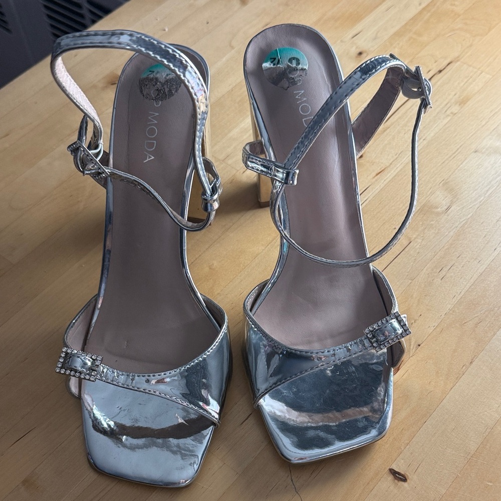 TOP Moda Shimmering Silver Strappy Heels